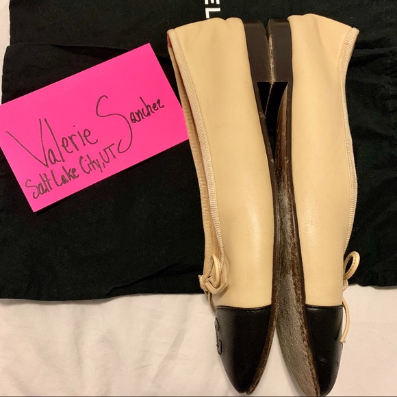 (SOLD) CHANEL cream/black toe calfskin flats - Picture 5 of 8